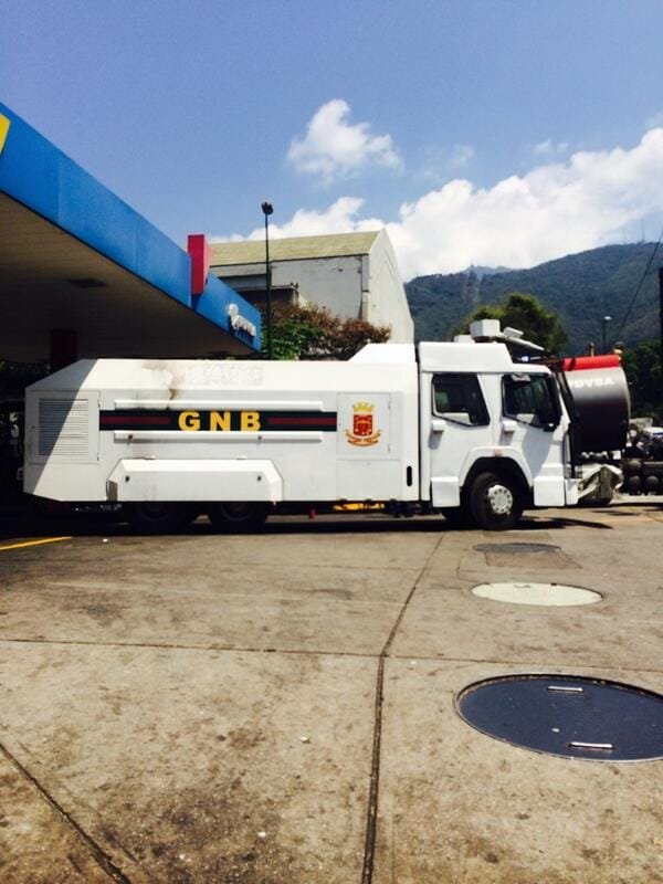 Super Ballena en la Bomba de Mariperez http://t.co... 3 BiiVCuWIQAAq IF