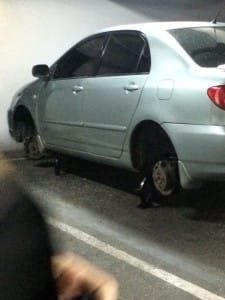 Evita hurto de cauchos en estacionamientos de edif... 2 CfhTfnyUMAAWFO1